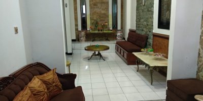 Rumah bagus dua lantai Komplek Antapani sayap Jalan Tanjung Sari Bandung