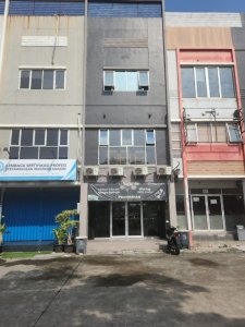 Bekasi Town Square, Jl. Cut Mutia 