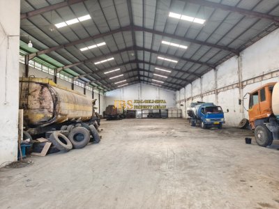 Jalan Irian Barat Desa Sampali 