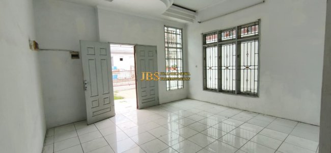 Jalan Kompleks Cemara Hijau 