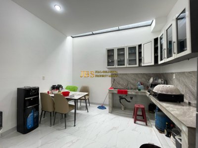 Dijual Townhouse Komplek The Penthouse Jalan Buku Daerah Ayahanda